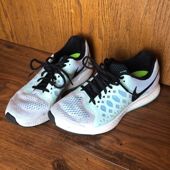 Nike Shoes - Nike light blue/white/black shoe